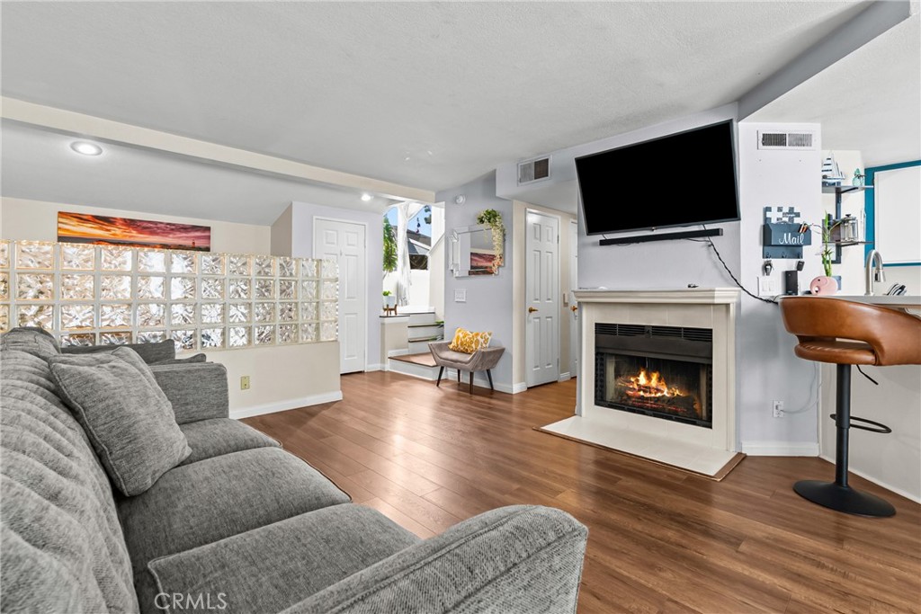 9915 Variel Avenue, #22, Chatsworth, CA 91311