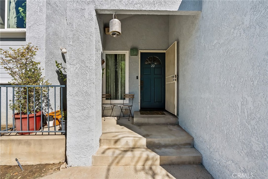 9915 Variel Avenue, #22, Chatsworth, CA 91311