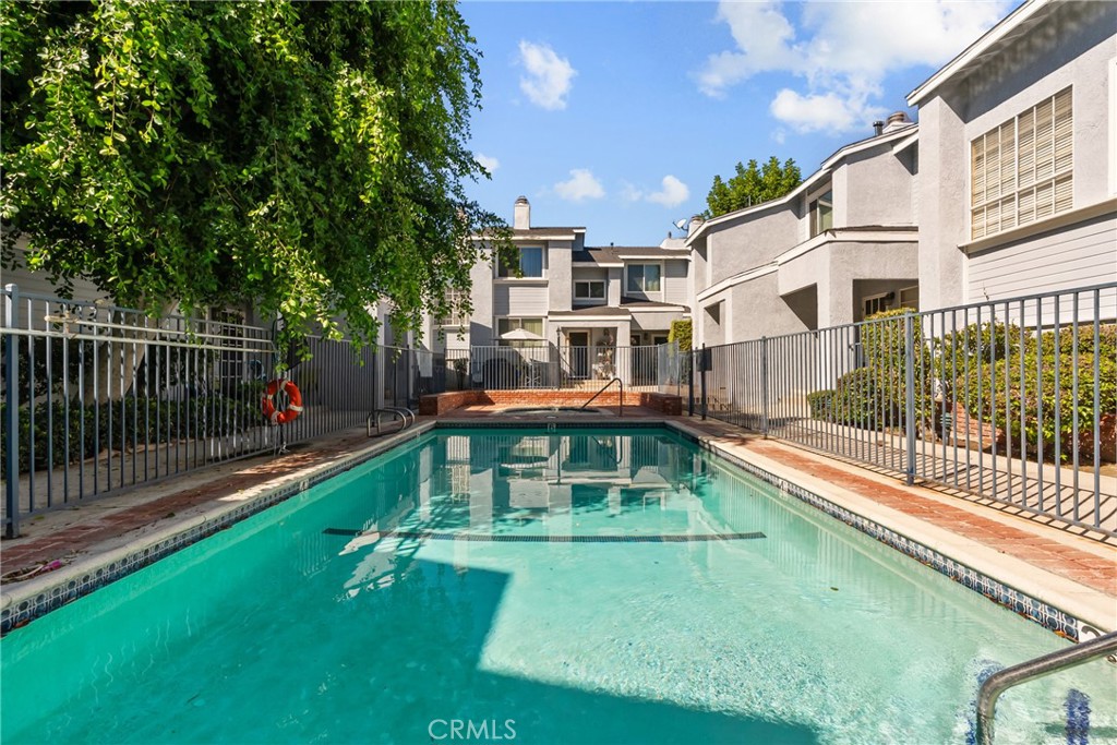 9915 Variel Avenue, #22, Chatsworth, CA 91311