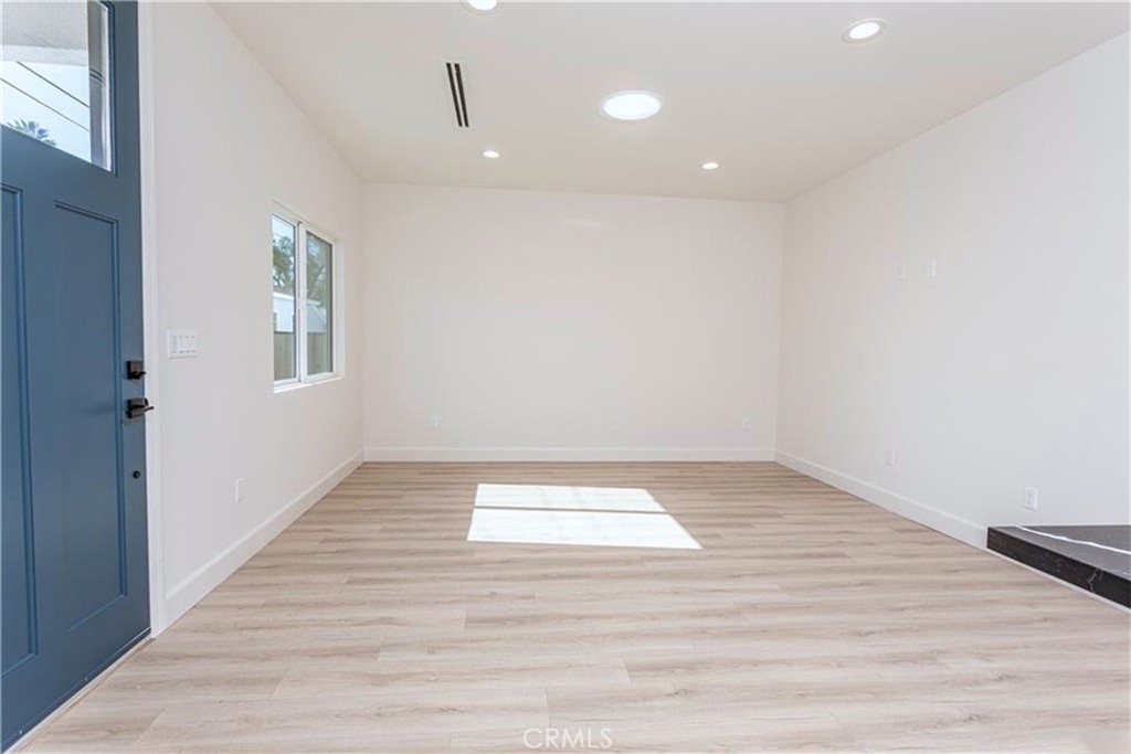 2008 N Rose Street, Burbank, CA 91505