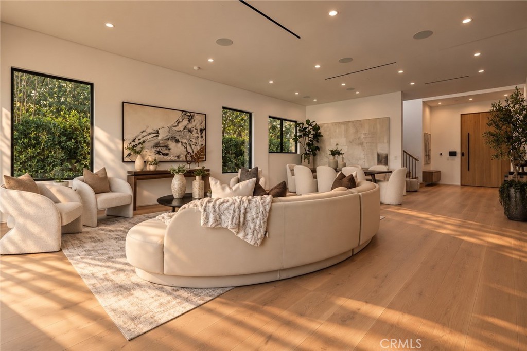 22816 Erwin, Woodland Hills, CA 91367