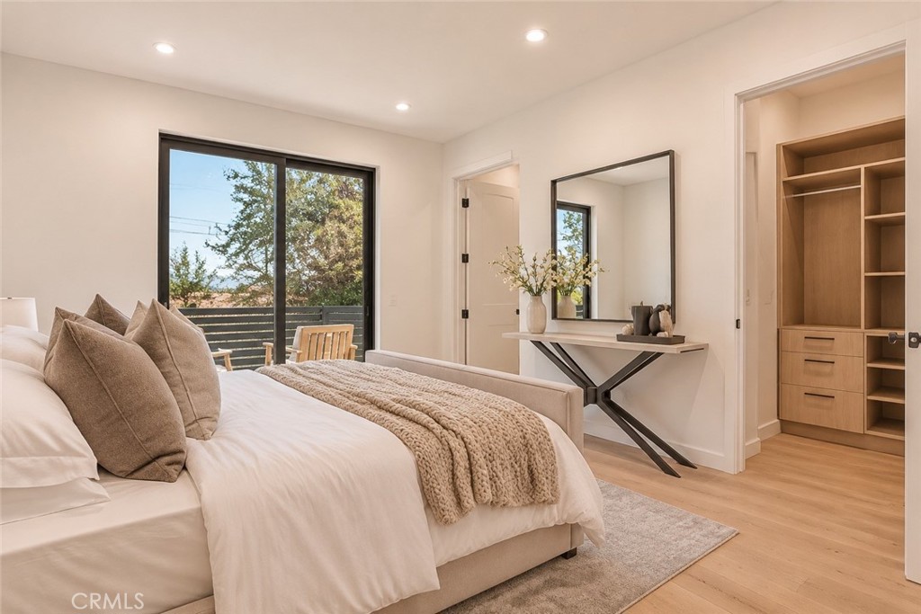 22816 Erwin, Woodland Hills, CA 91367