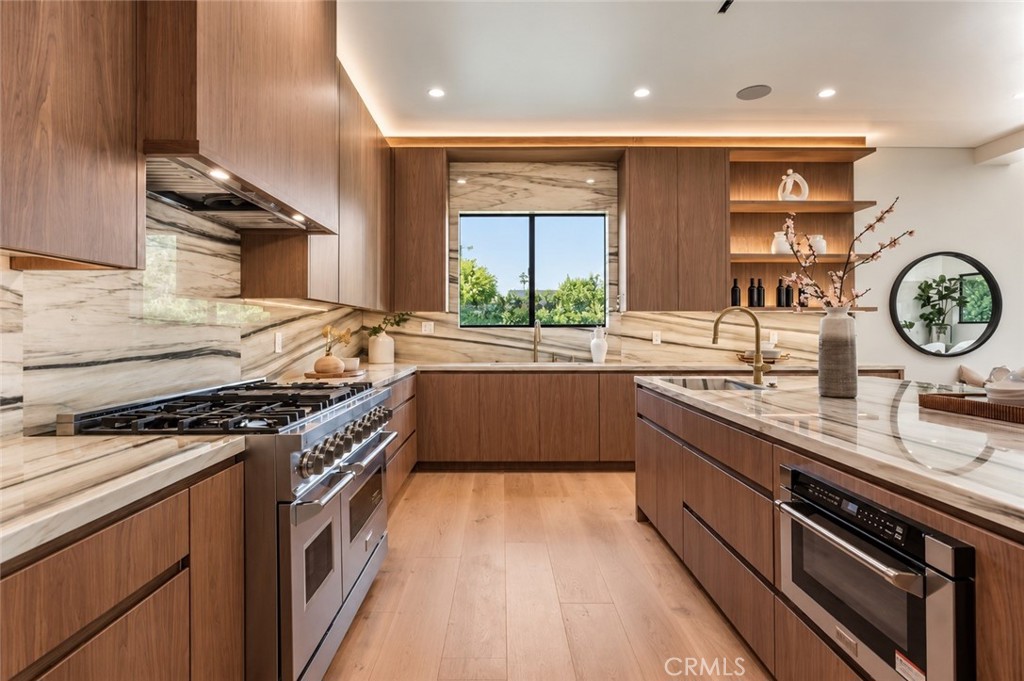 22816 Erwin, Woodland Hills, CA 91367
