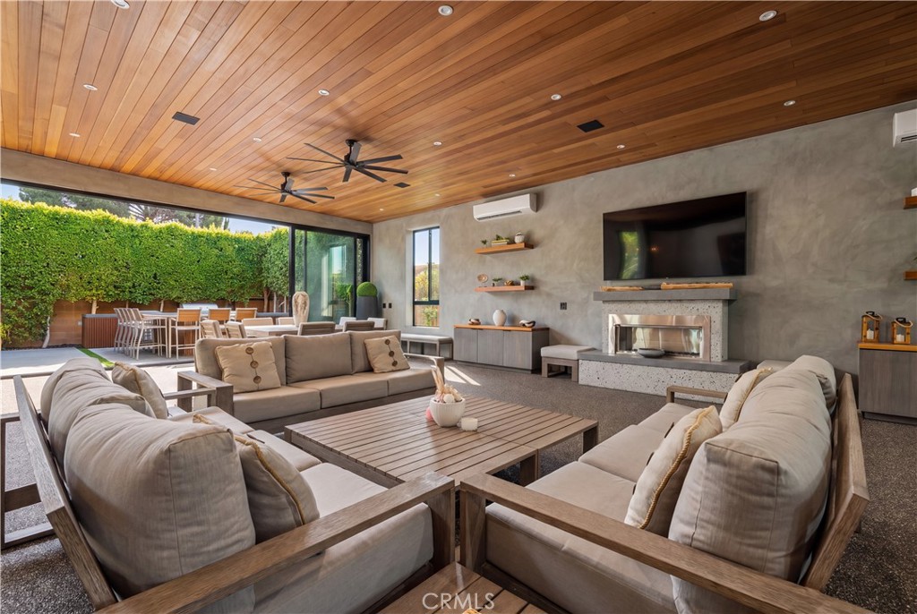 17646 Stare Street, Northridge, CA 91325