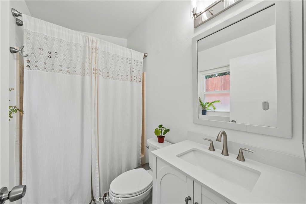 Main bathroom
