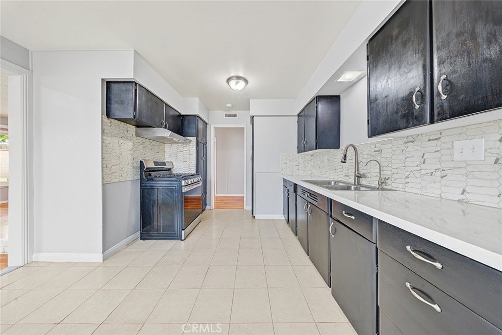 44650 2nd Street E, Lancaster, CA 93535