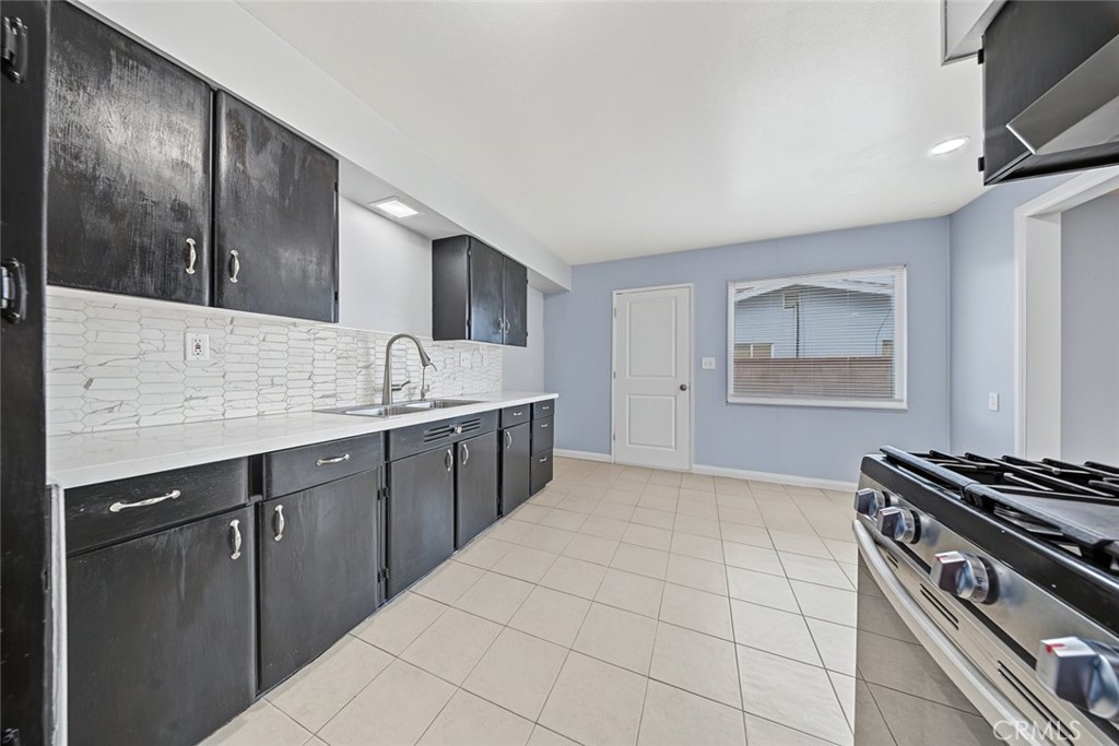 44650 2nd Street E, Lancaster, CA 93535