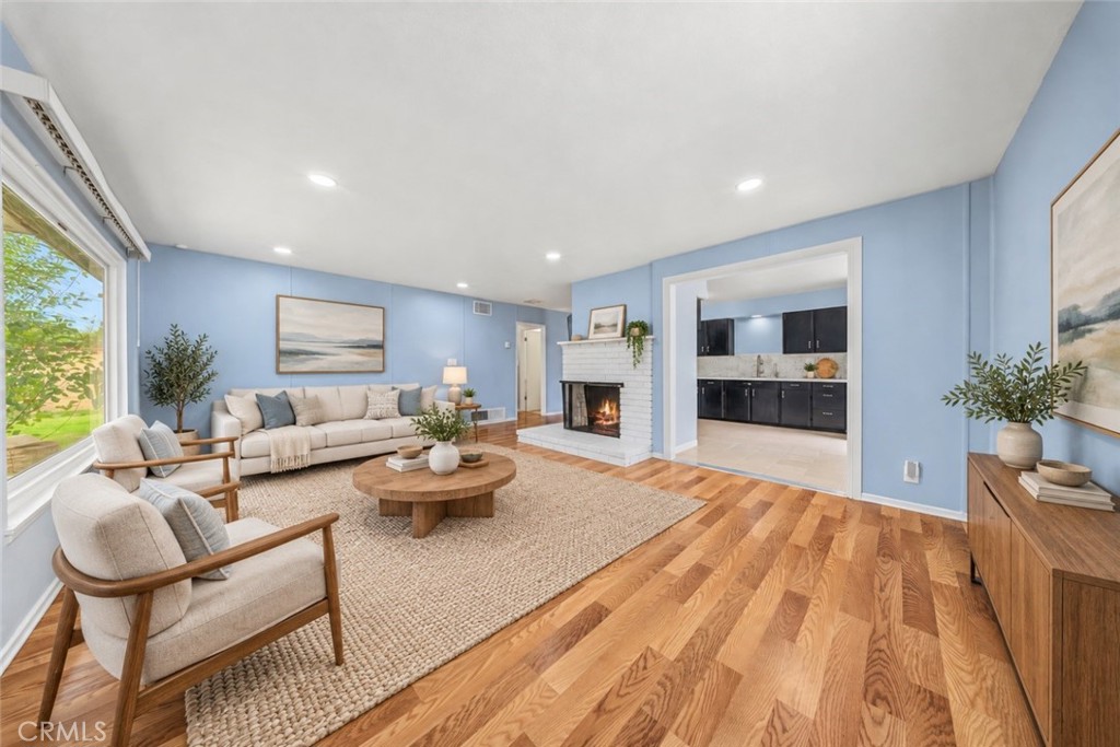 21 recessed lights throughout.