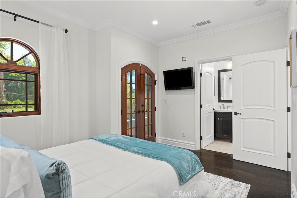 15014 Valleyheart, Sherman Oaks, CA 91403