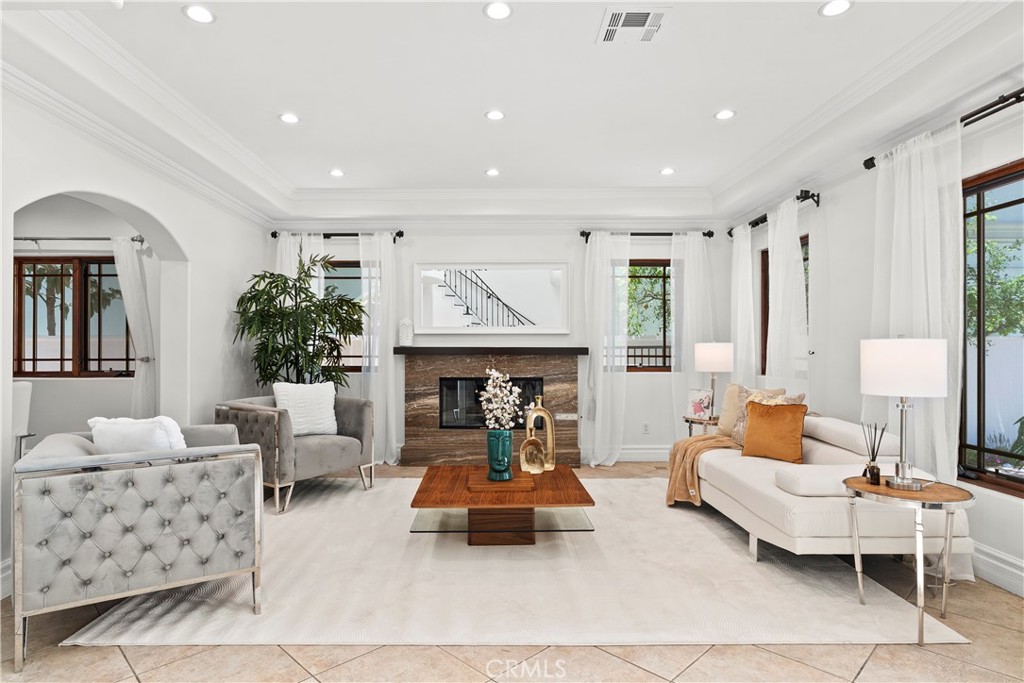 15014 Valleyheart, Sherman Oaks, CA 91403 15014 Valleyheart, Sherman Oaks, CA 91403