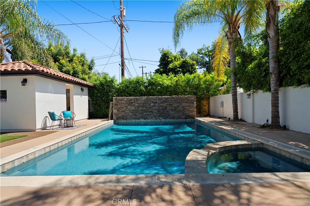 15014 Valleyheart, Sherman Oaks, CA 91403