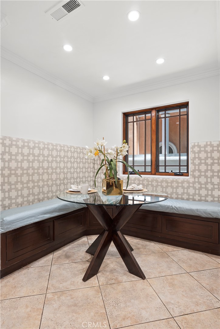 15014 Valleyheart, Sherman Oaks, CA 91403