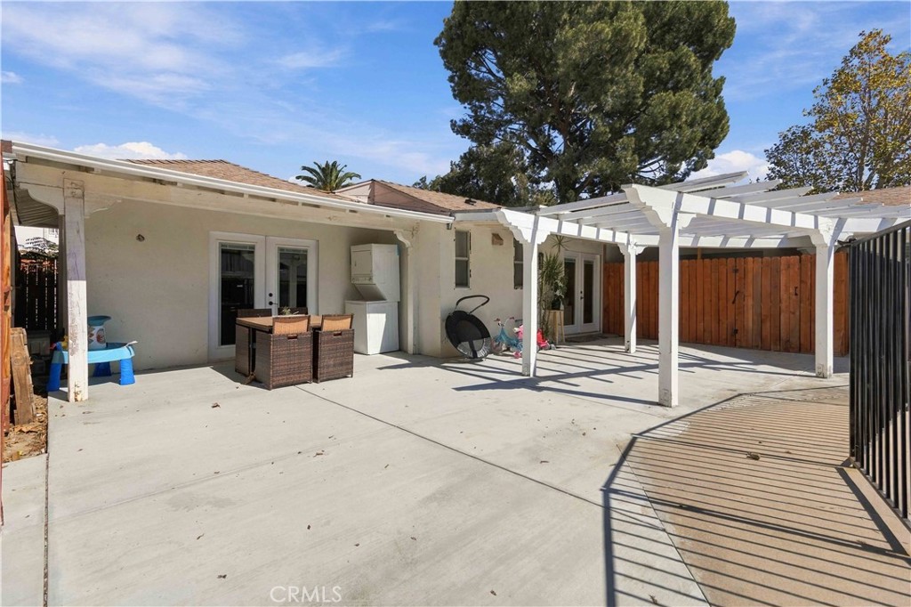 8633 Zelzah, Northridge, CA 91325