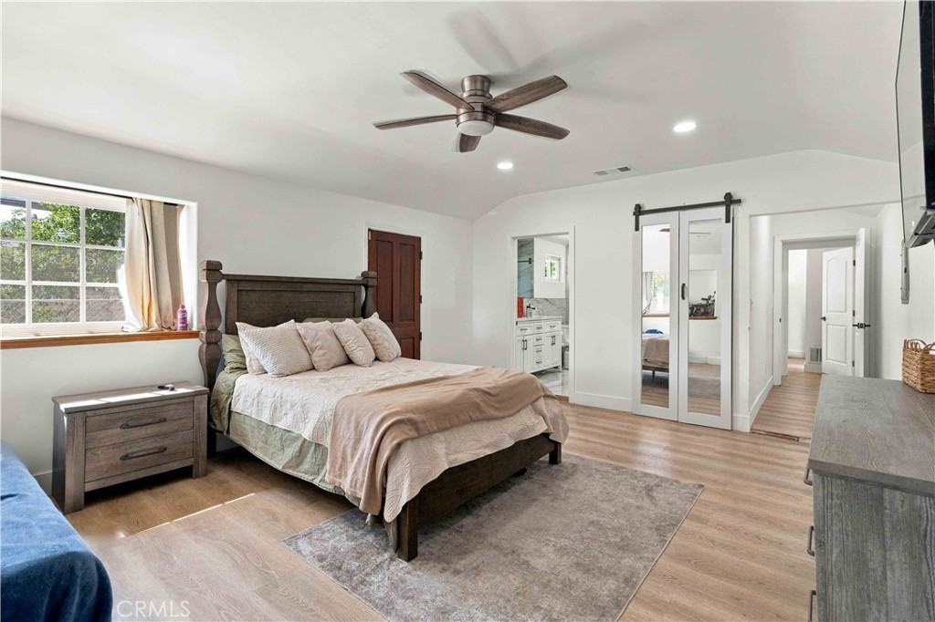 8633 Zelzah, Northridge, CA 91325