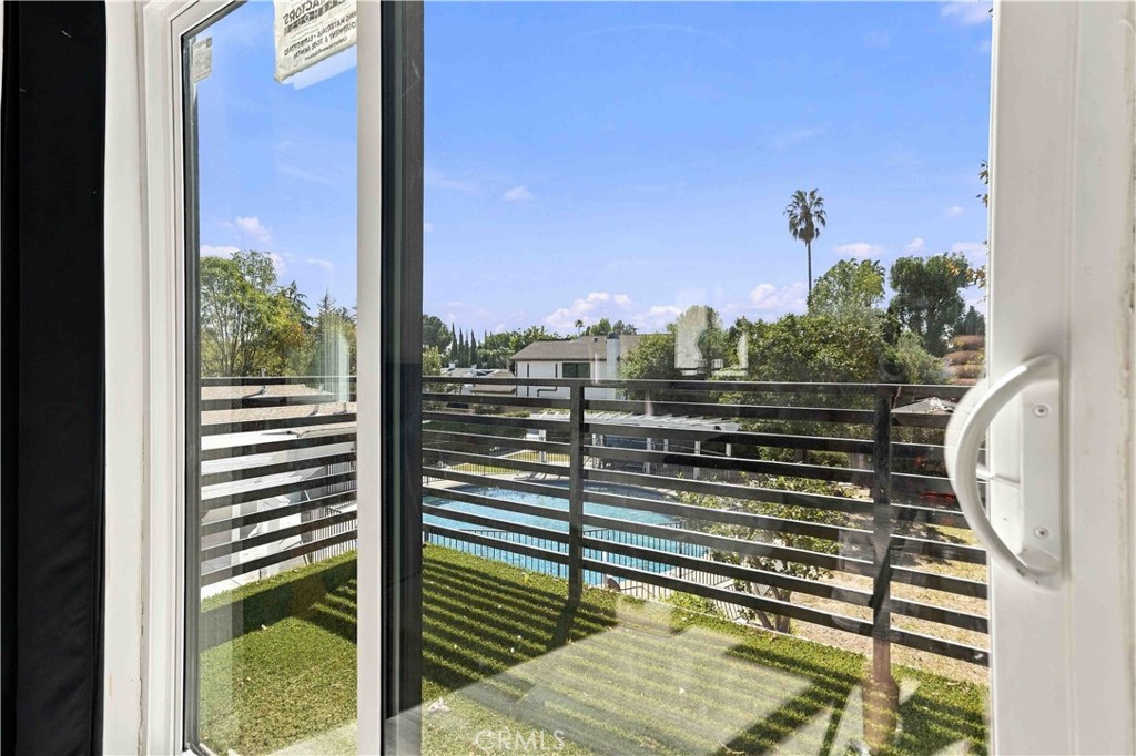 8633 Zelzah, Northridge, CA 91325