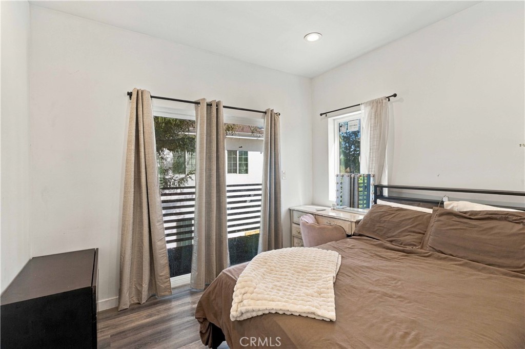 8633 Zelzah, Northridge, CA 91325