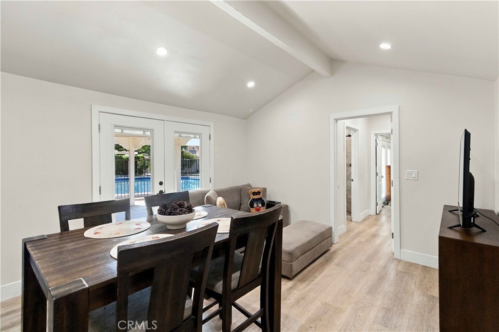 8633 Zelzah, Northridge, CA 91325