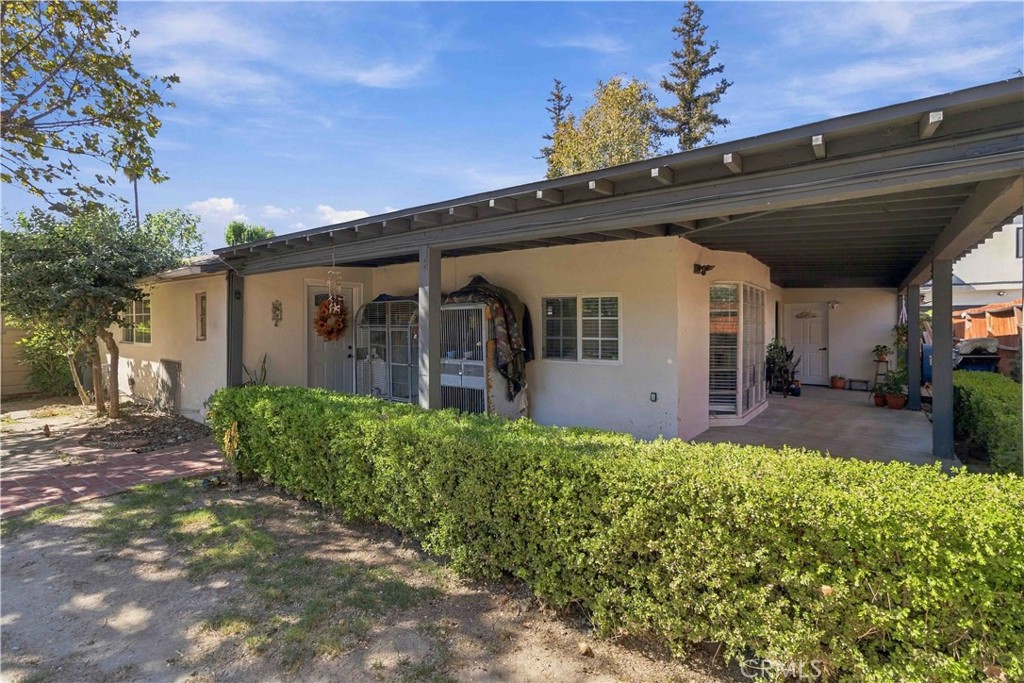 8633 Zelzah, Northridge, CA 91325