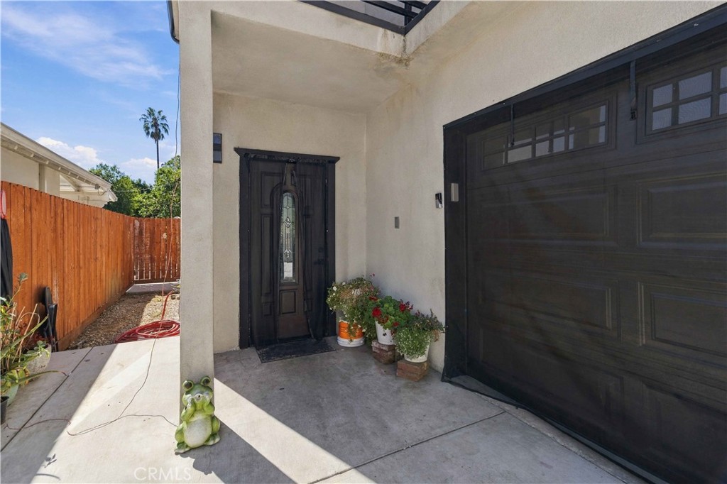 8633 Zelzah, Northridge, CA 91325