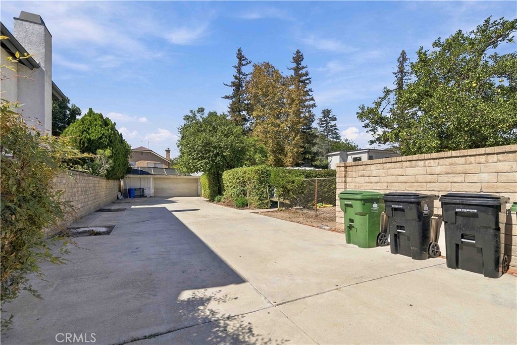 8633 Zelzah, Northridge, CA 91325
