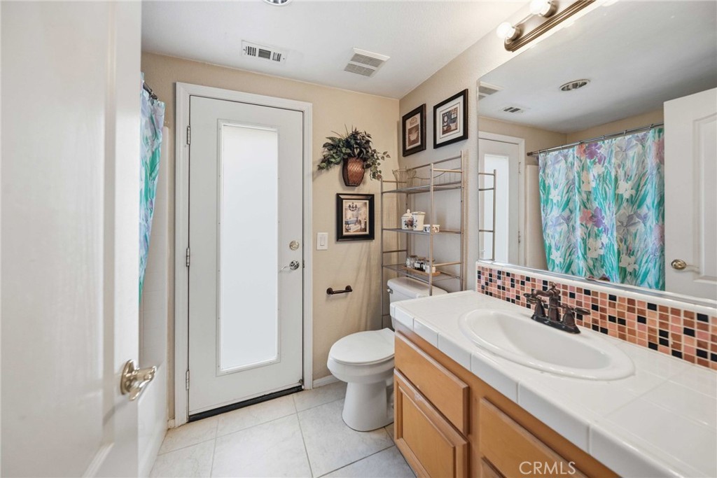 3253 Vahn Lane, Lancaster, CA 93536