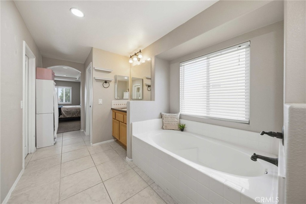 3253 Vahn Lane, Lancaster, CA 93536
