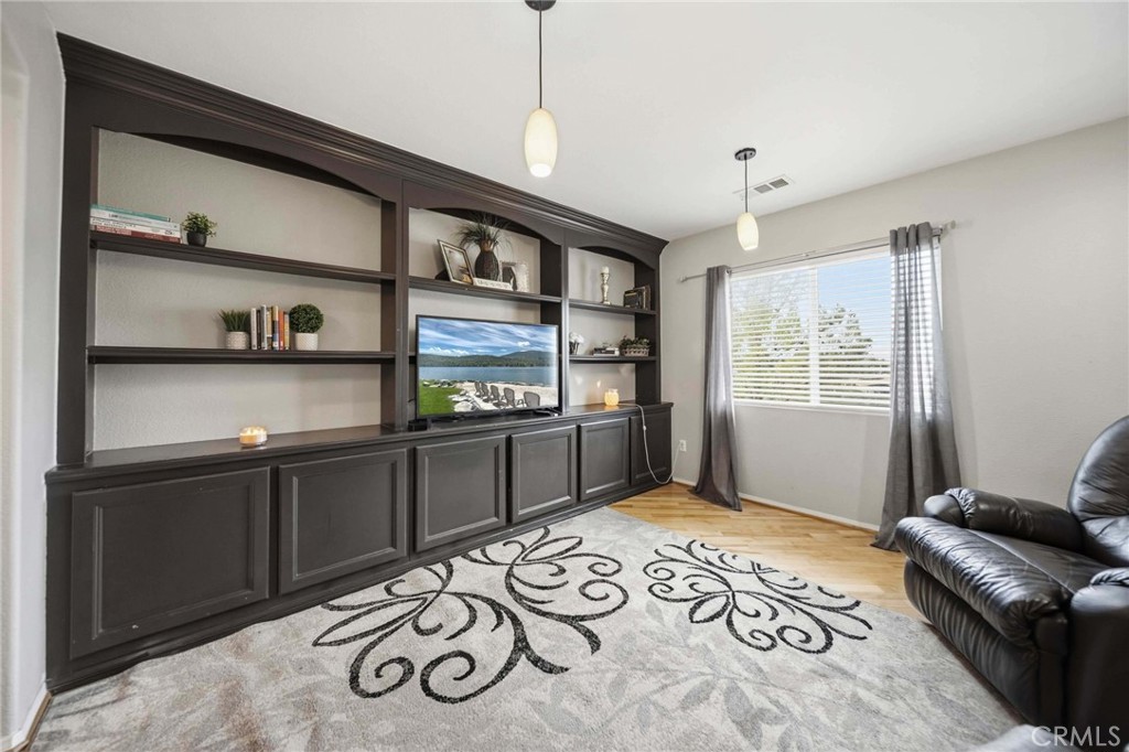 3253 Vahn Lane, Lancaster, CA 93536