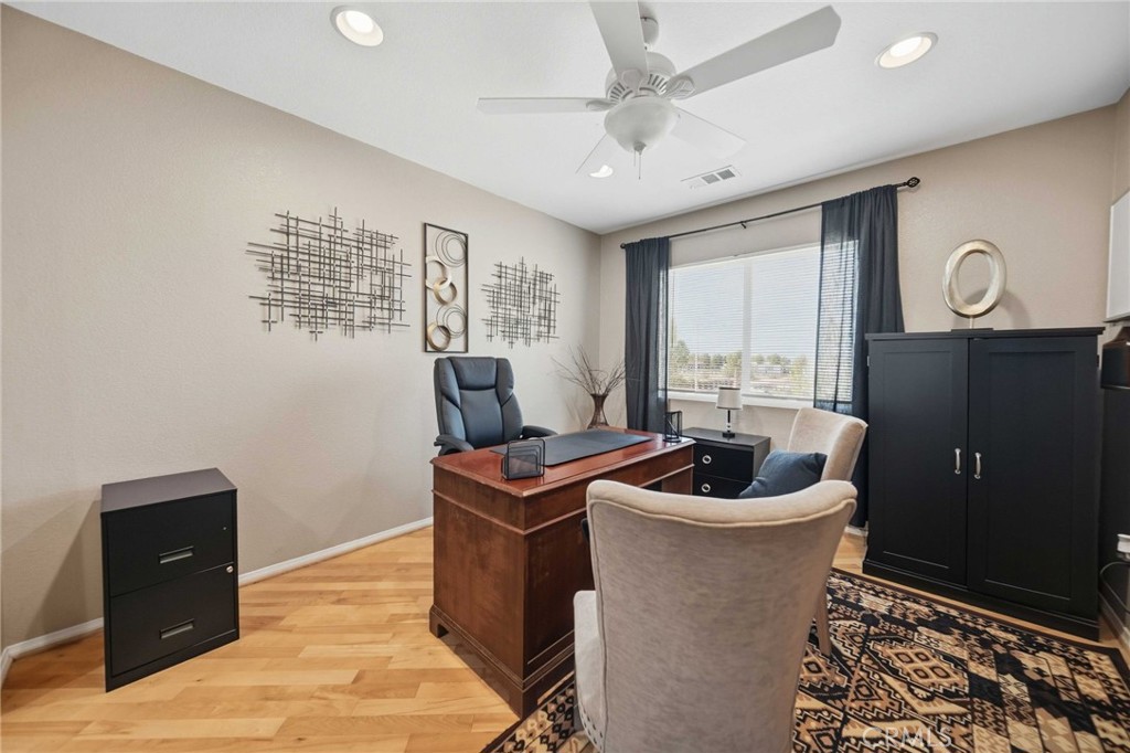 3253 Vahn Lane, Lancaster, CA 93536