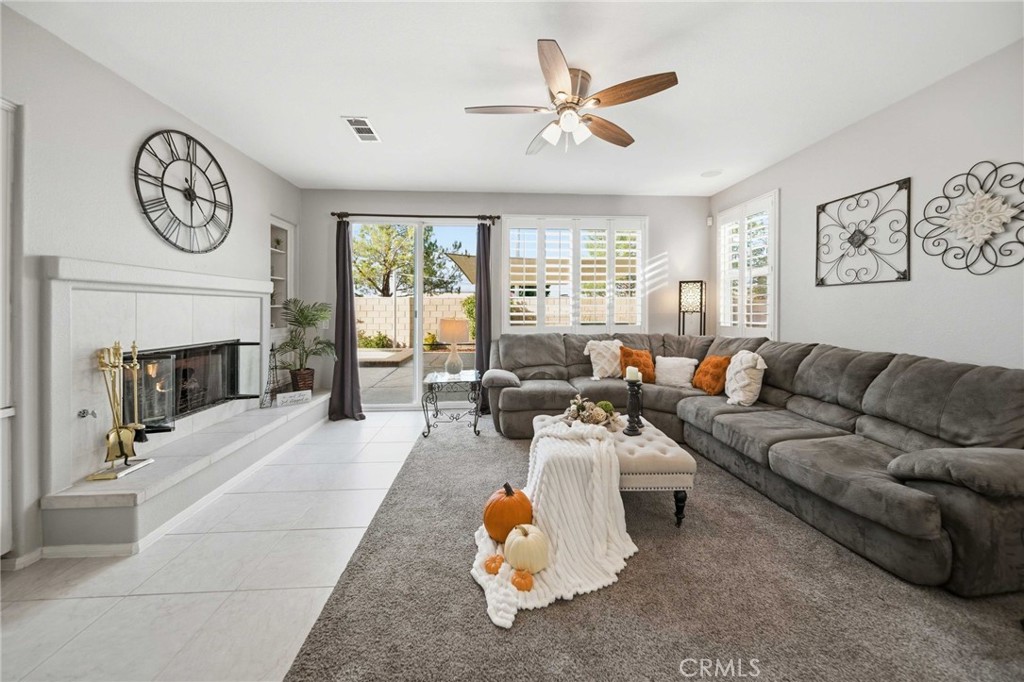 3253 Vahn Lane, Lancaster, CA 93536