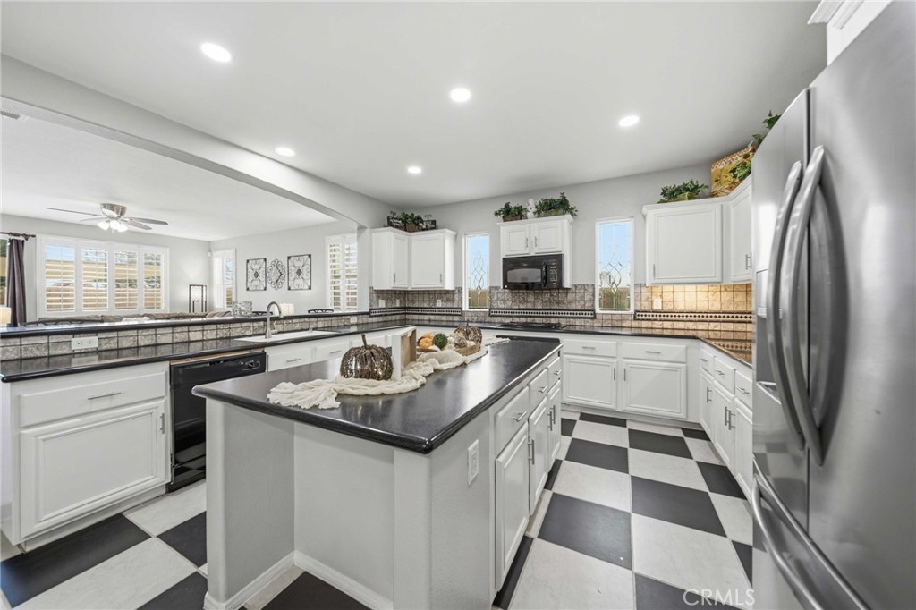 3253 Vahn Lane, Lancaster, CA 93536