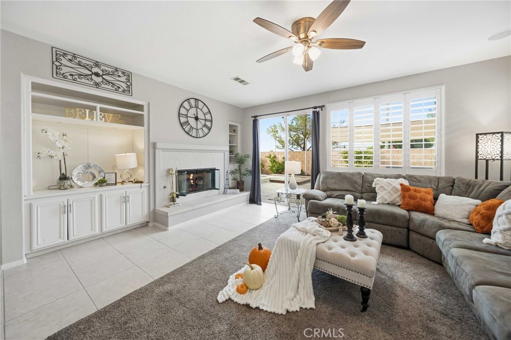 3253 Vahn Lane, Lancaster, CA 93536 3253 Vahn Lane, Lancaster, CA 93536