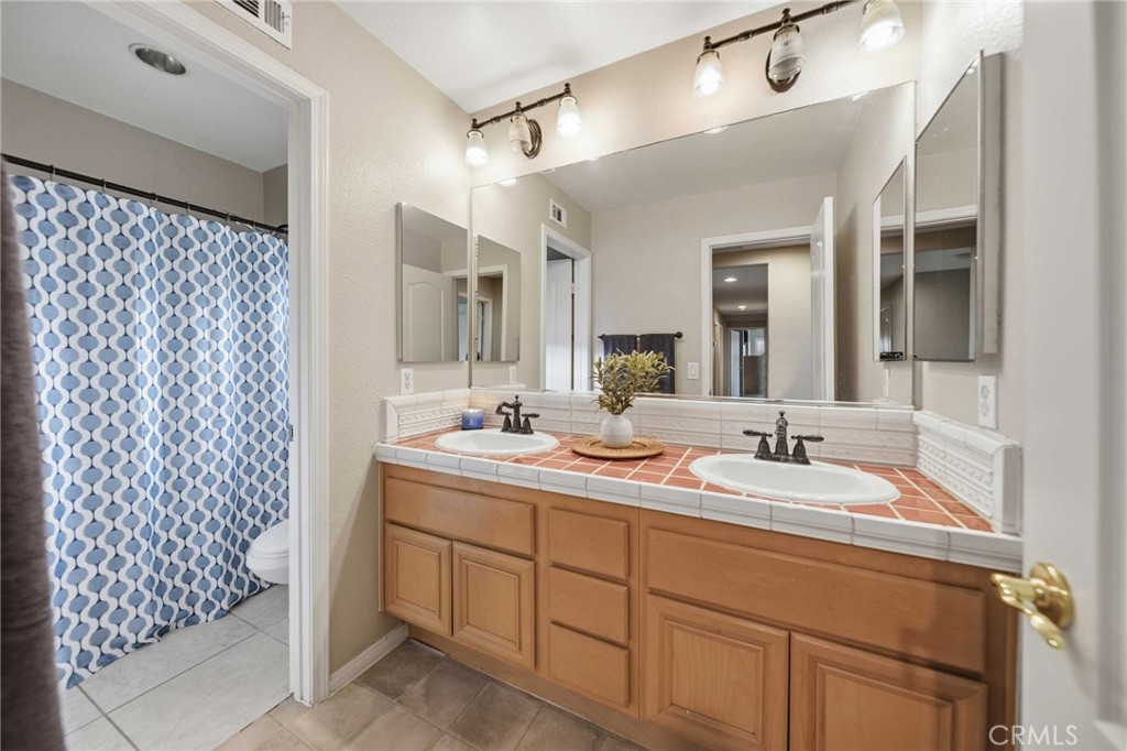 3253 Vahn Lane, Lancaster, CA 93536
