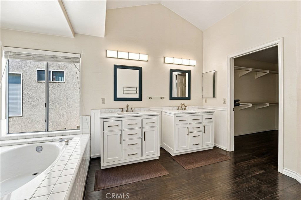 7436 Bobbyboyar Avenue, West Hills, CA 91307