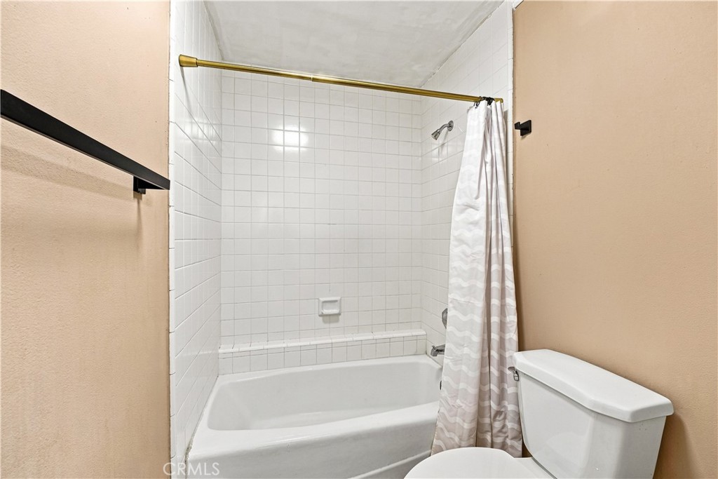 7436 Bobbyboyar Avenue, West Hills, CA 91307