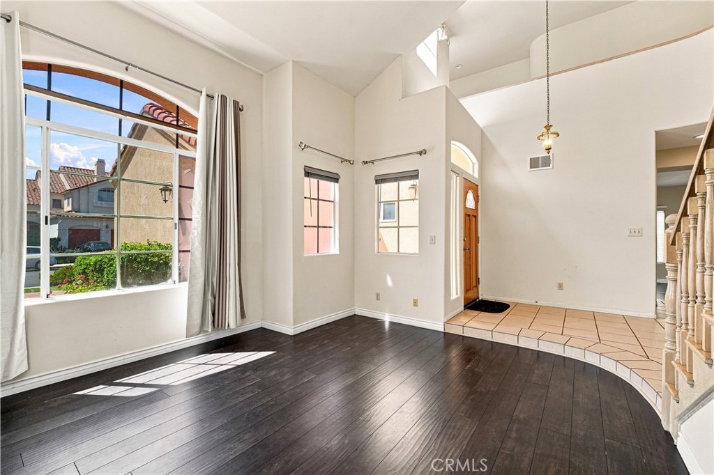 7436 Bobbyboyar Avenue, West Hills, CA 91307