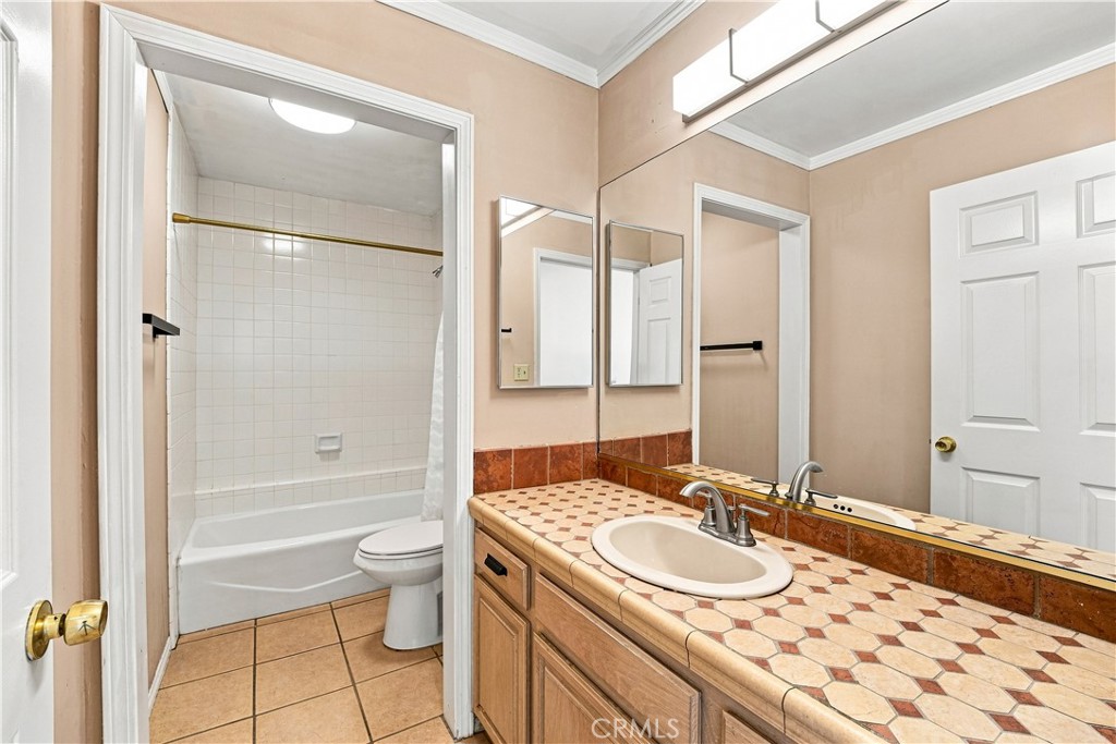 7436 Bobbyboyar Avenue, West Hills, CA 91307