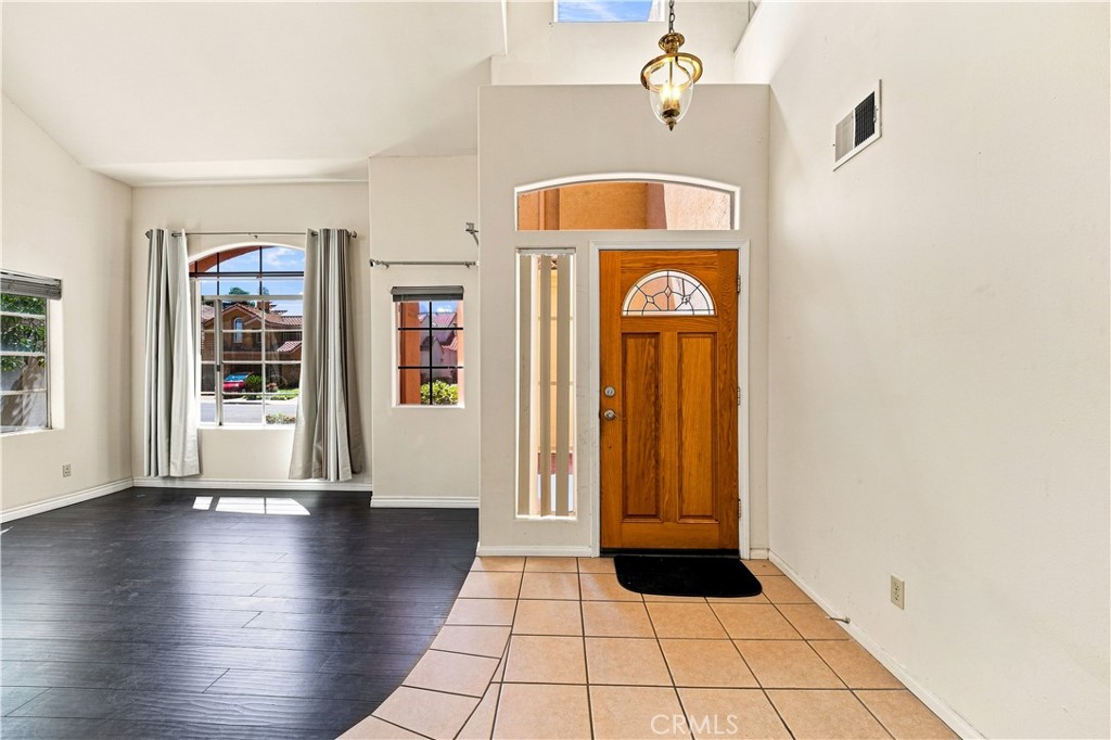 7436 Bobbyboyar Avenue, West Hills, CA 91307