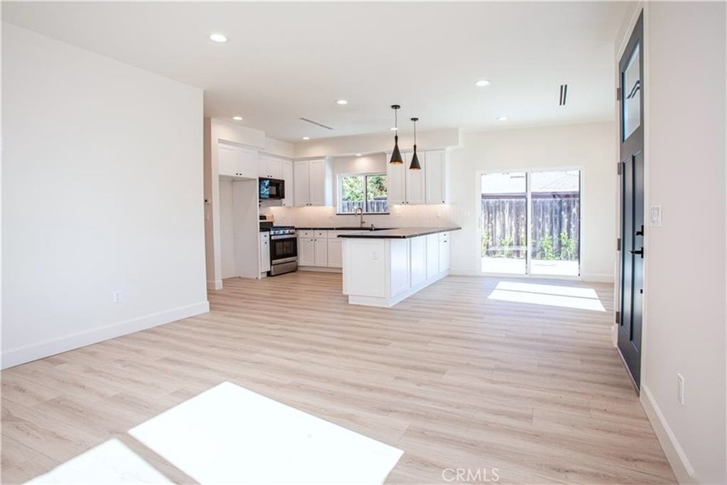 2008 N Rose Street, Burbank, CA 91505