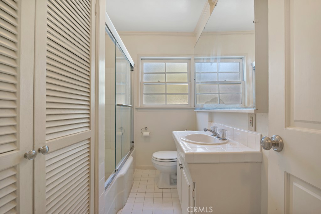 4559 Ensenada Drive, Woodland Hills, CA 91364