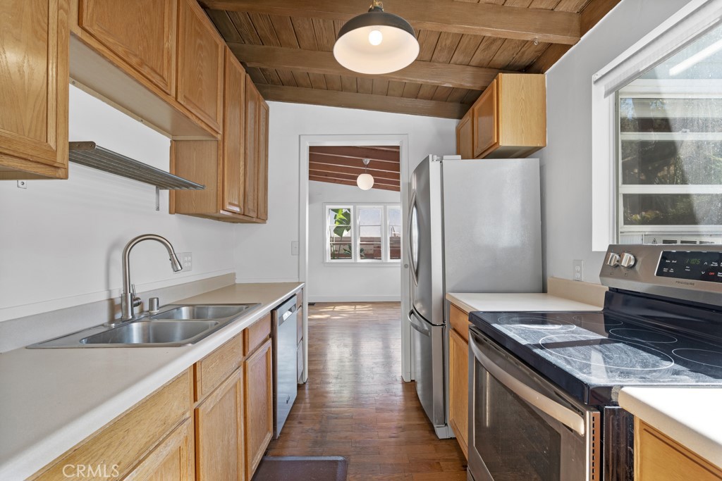 4559 Ensenada Drive, Woodland Hills, CA 91364