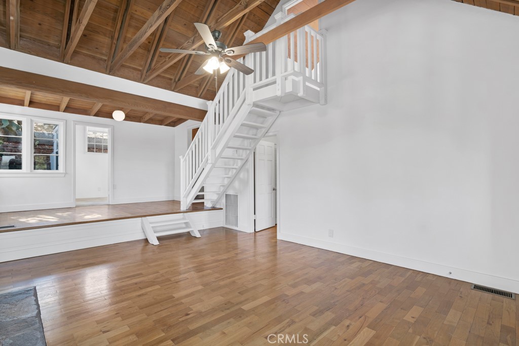 4559 Ensenada Drive, Woodland Hills, CA 91364