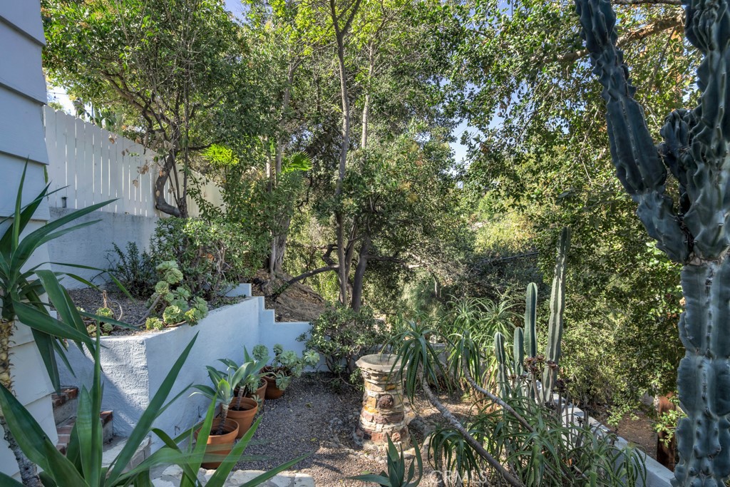 4559 Ensenada Drive, Woodland Hills, CA 91364