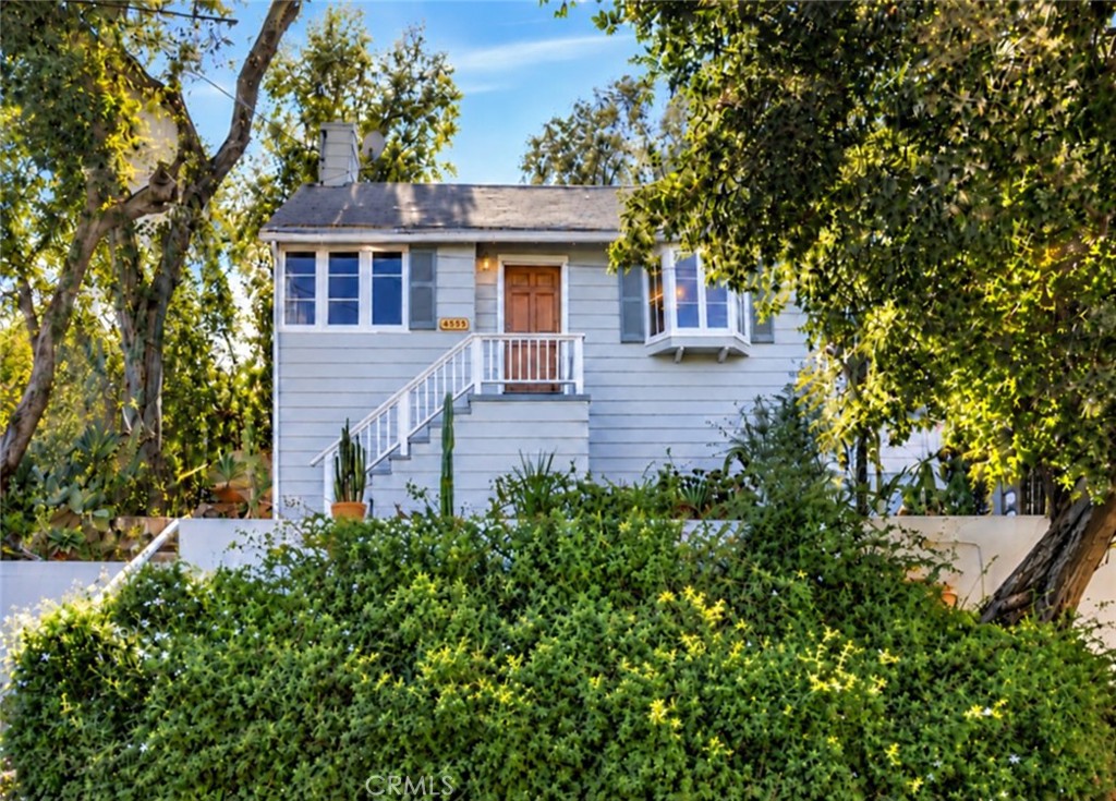 4559 Ensenada Drive, Woodland Hills, CA 91364