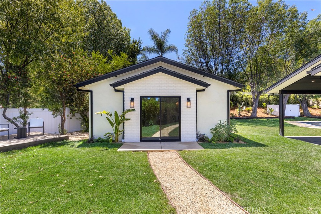 5200 Armida Drive, Woodland Hills, CA 91364