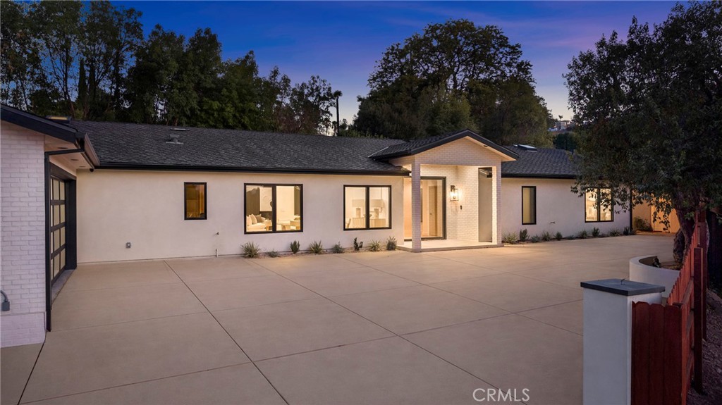 5200 Armida Drive, Woodland Hills, CA 91364