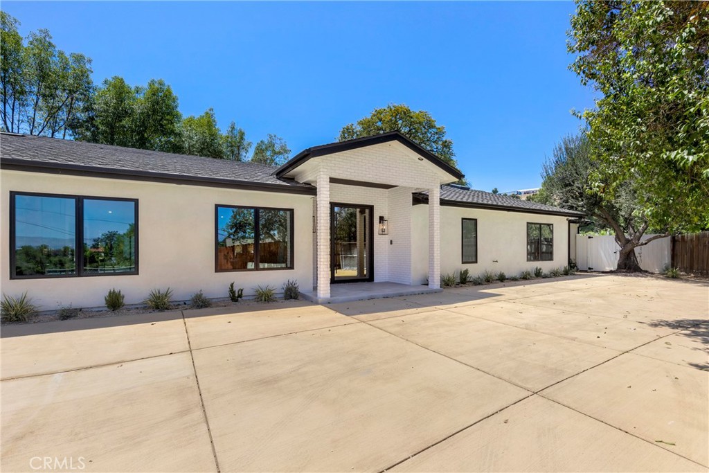 5200 Armida Drive, Woodland Hills, CA 91364 5200 Armida Drive, Woodland Hills, CA 91364