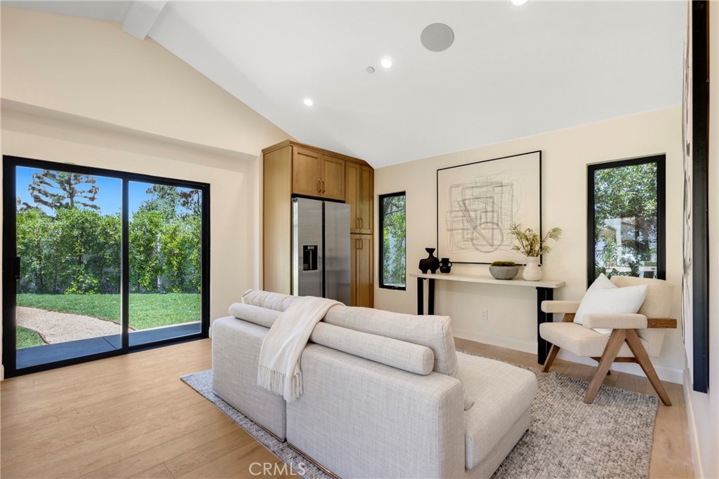 5200 Armida Drive, Woodland Hills, CA 91364