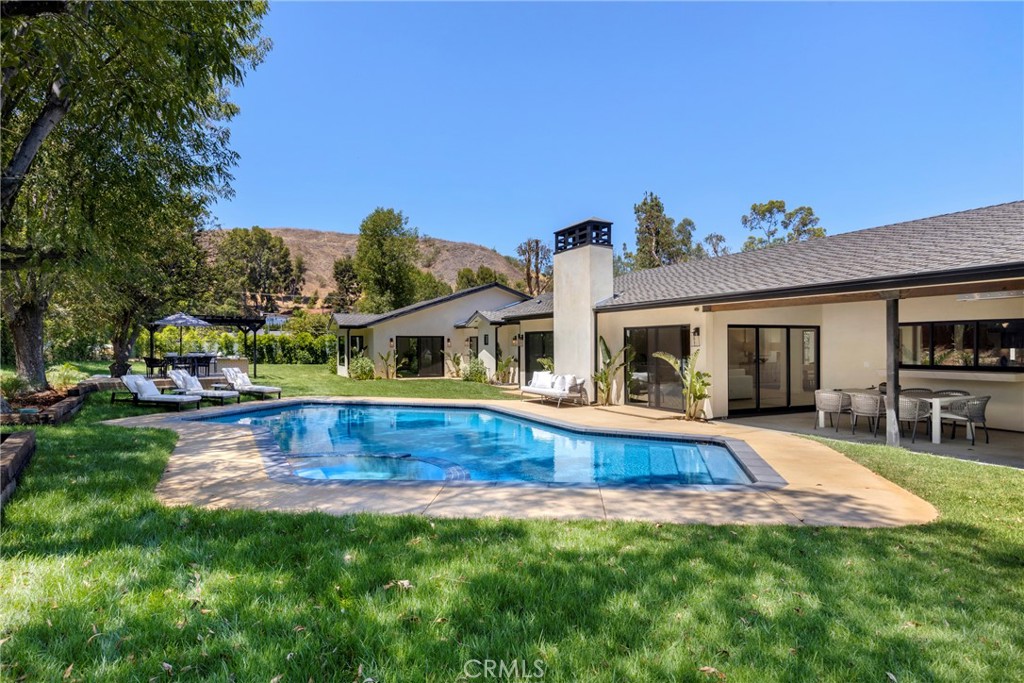 5200 Armida Drive, Woodland Hills, CA 91364