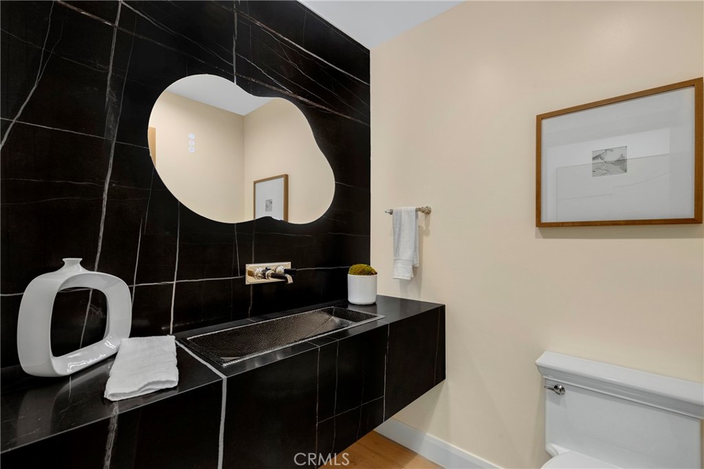 5200 Armida Drive, Woodland Hills, CA 91364
