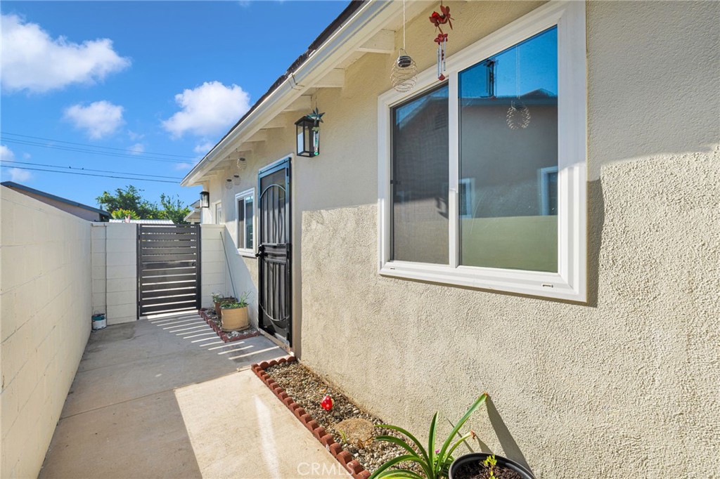 13524 Debell, Arleta, CA 91331 13524 Debell, Arleta, CA 91331